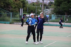 ５